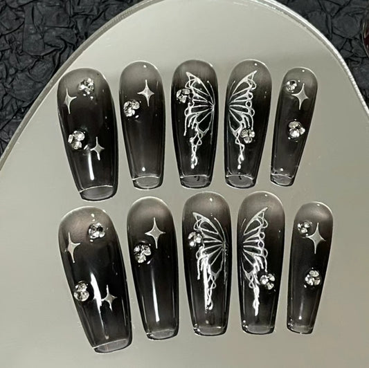 Hand wear nails in autumn and winter to show white and dark Millennium Spicy Girls nail stickers, long nail stickers, advanced halo dye phototherapy nails