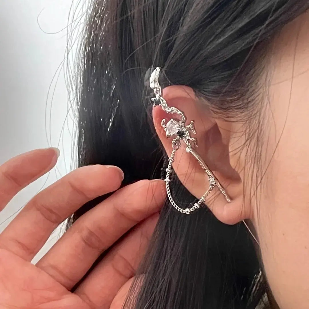 Original Design Spicy Girl Fashion Cool Ear Hanger Personalized Street Spider Earrings for Men and Women