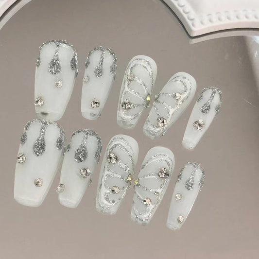 Advanced feeling full of metal, dark punk style, Croix heart, hot girl nail enhancement, white, pure handmade wear