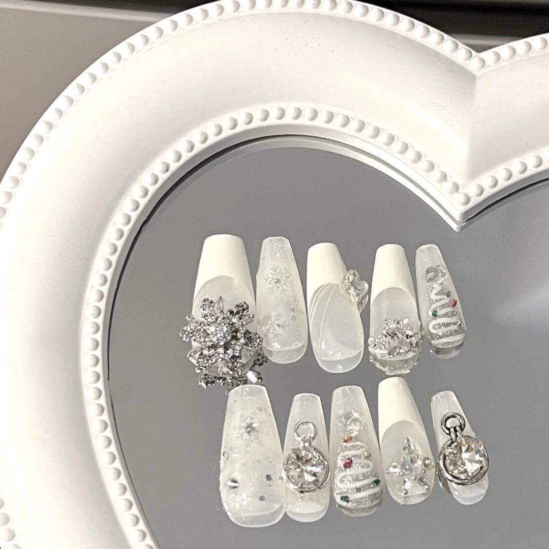 Color advanced feeling wearing false nail showing white nail patch white Christmas tree nail patch customization