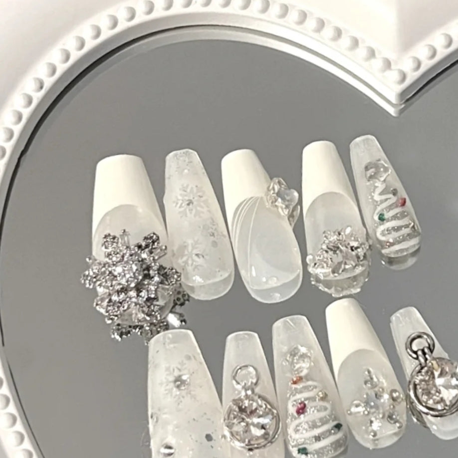 Color advanced feeling wearing false nail showing white nail patch white Christmas tree nail patch customization