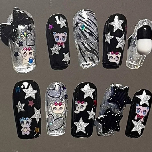 There will be cats, dark punks, sweet and cool girls, five-pointed stars, hot girls, white and wearing shorts
