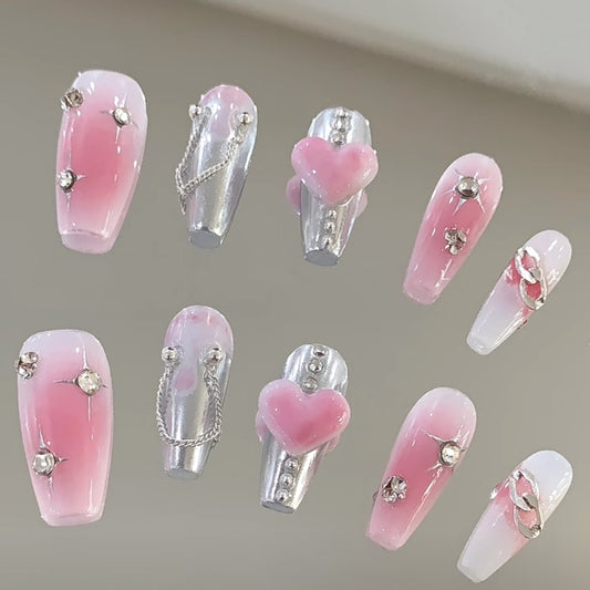 Wear finished nail enhancement patches, customize fake nails by hand, and pay attention to the autumn red color of advanced nails