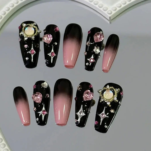 Sweet and cool hot girls love black powder to show white nails, advanced design sense to wear nails