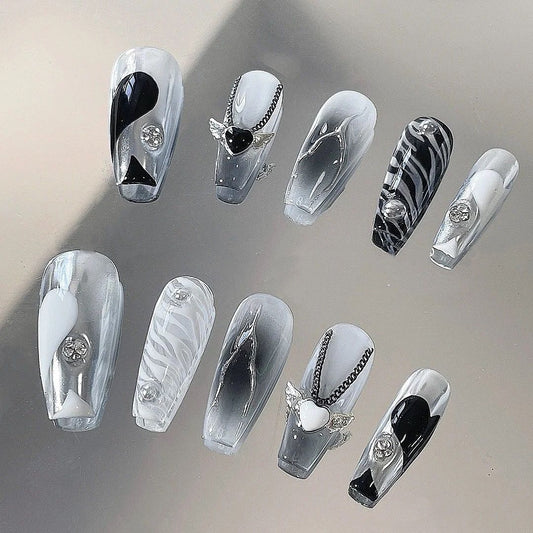 Mirror light luxury medium-length ins dark autumn nail
