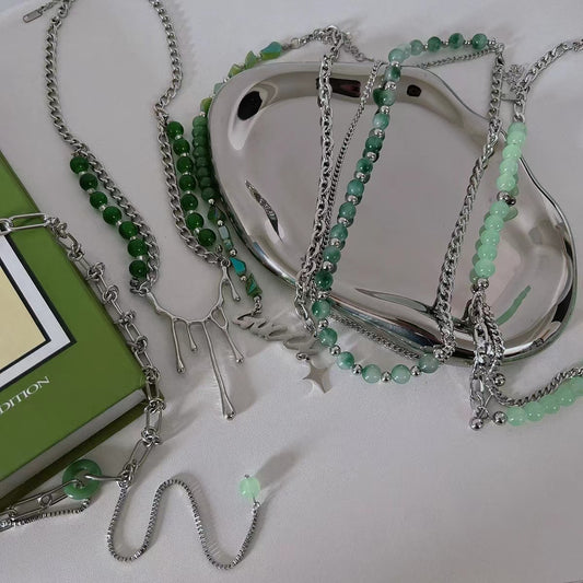 Niche design sense of a hundred with a high sense of titanium steel necklace