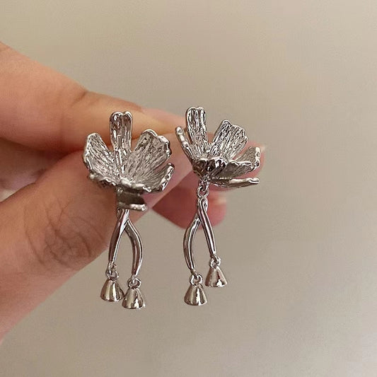 Flower bell swaying super fairy French metal light luxury flower earrings