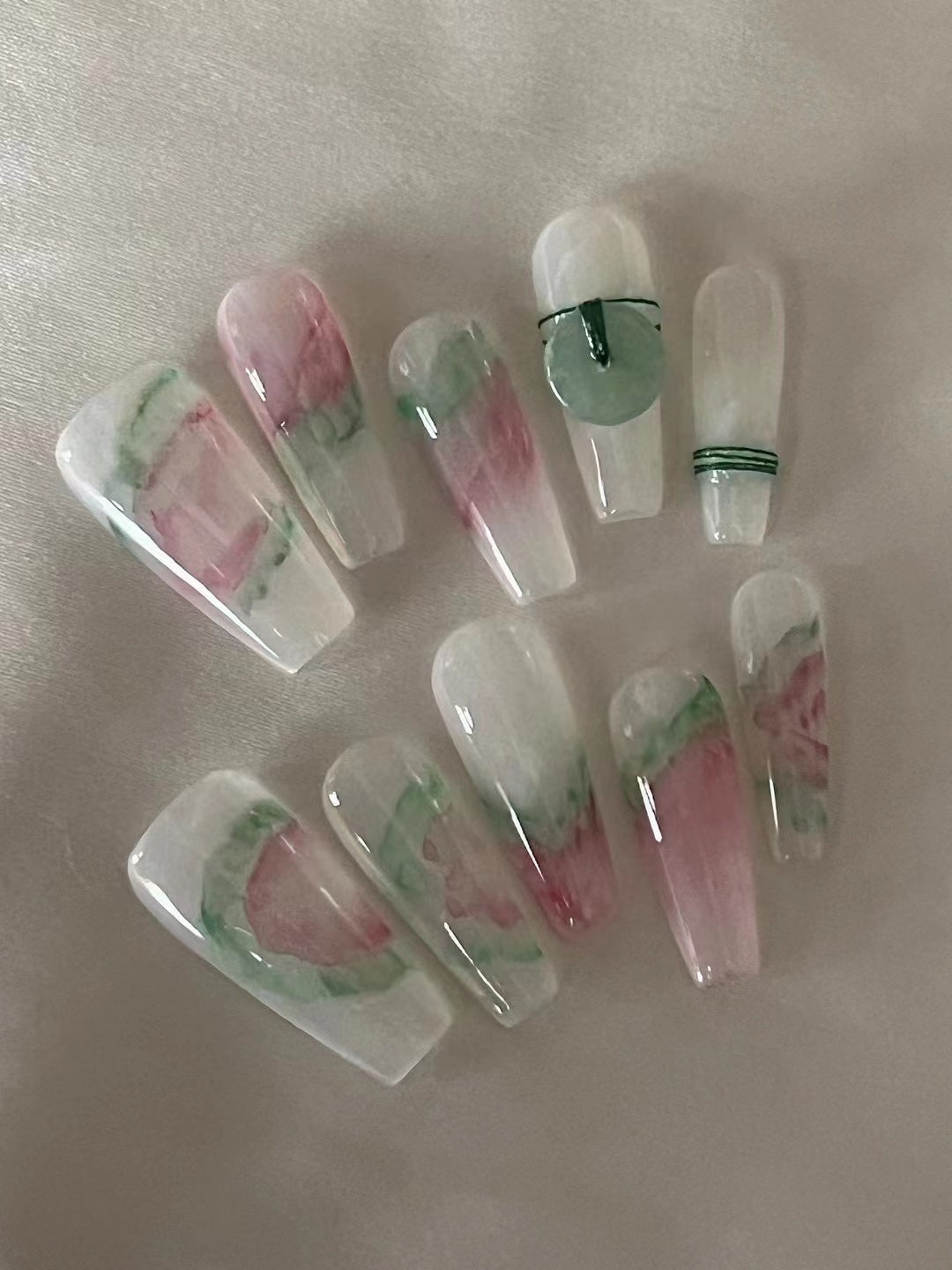 Haute Couture Nails can be privately sent to choose the shape of the nail