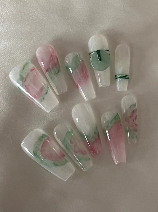 Haute Couture Nails can be privately sent to choose the shape of the nail