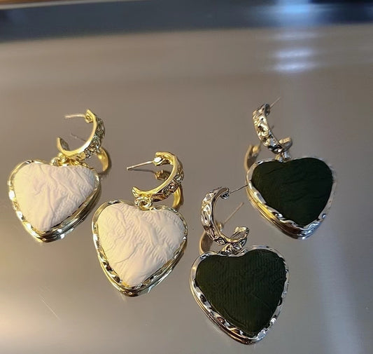 French high-grade pleated fabric art love metal earrings