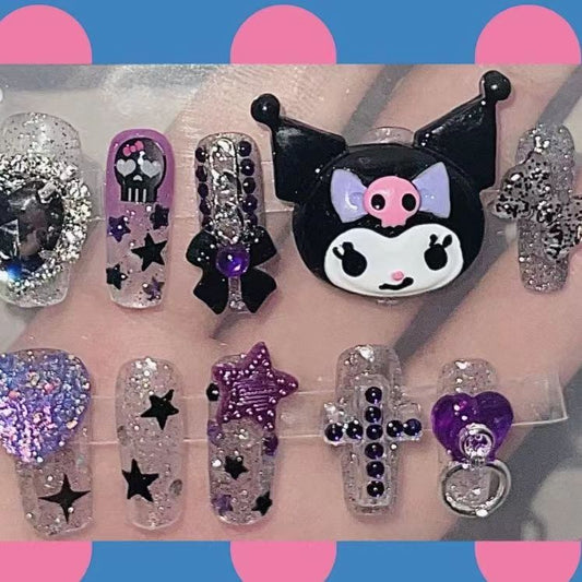 Kulomi wears nail y2k hot girl nail art