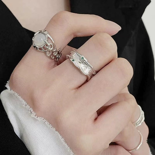 Green diamond shaped wide white agate ring