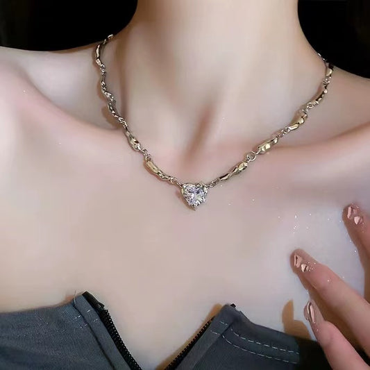 Irregular zirconia love necklace ins sweet cool cold wind fashion collarbone chain niche net red necklace female
