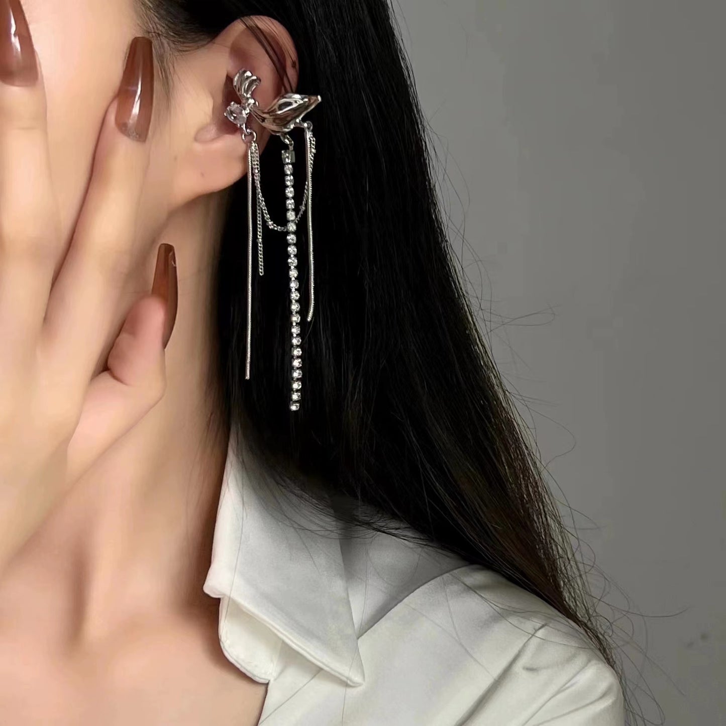 Elf ear hanging cold wind earrings female niche design butterfly tassel chain earrings light luxury sense earrings