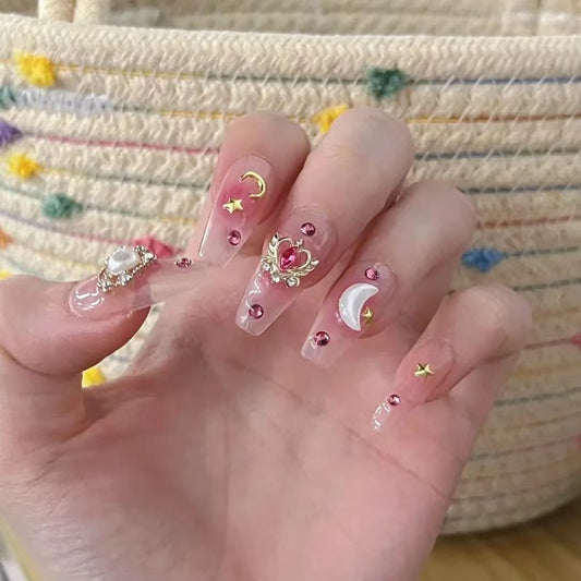 Customizing beautiful nails