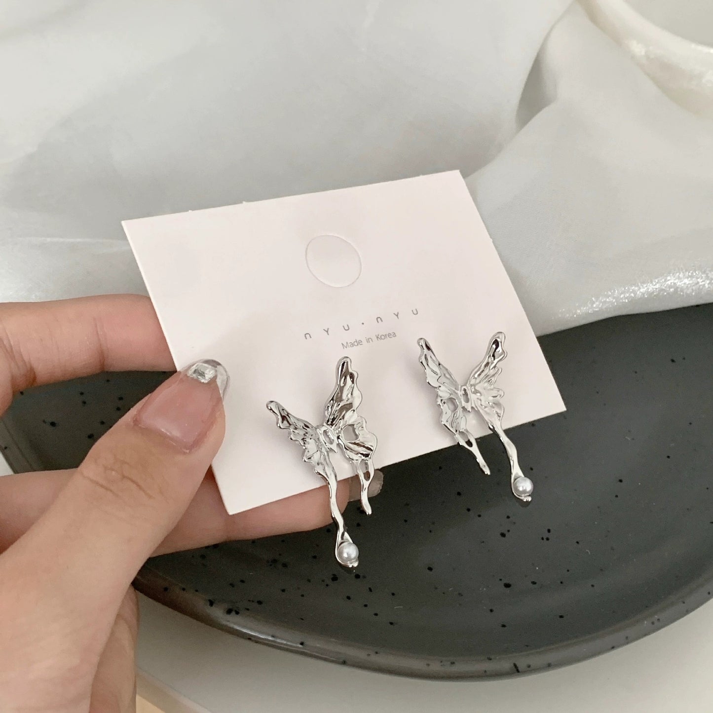 S925 silver pin sweet cool hot girl liquid butterfly senior sense earrings niche design sense cold sex style earrings