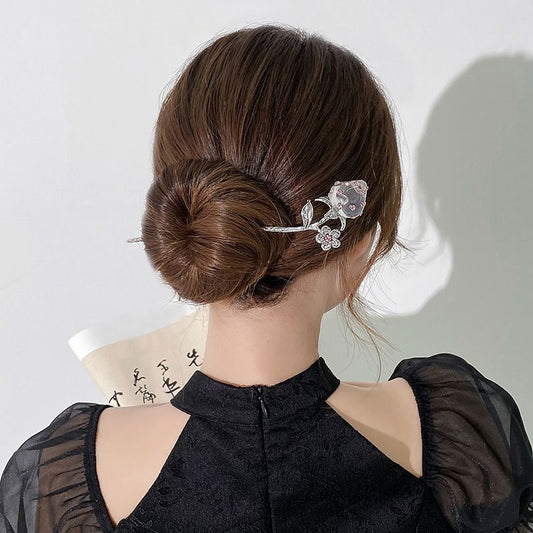 Sweet and cool strawberry design, small number of hairpins, high sense of temperament, retro Chinese coiled hairpin, simple modern hairpin woman