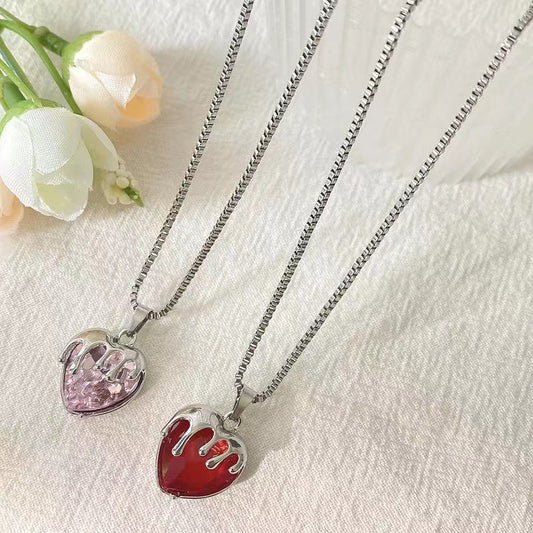 Strawberry love delicate necklace female tide cool spice senior design sense of light luxury niche clavicular chain