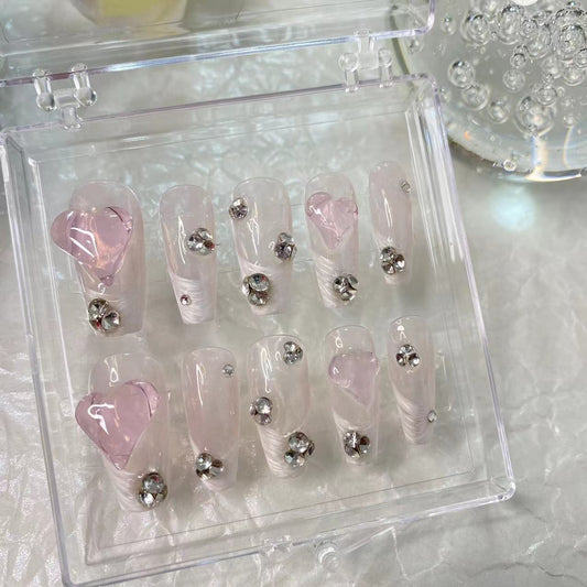 Hand wearing nail pile, drill pile, crooked heart, pure desire, pregnant women, students can use it, which can be disassembled, and it is convenient and quick
