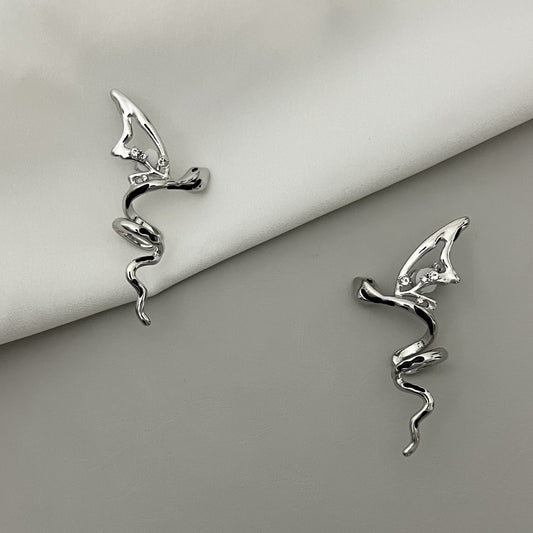 Original Lingdie exaggerated twisted long earrings ins with a sense of niche design High level popular online earrings