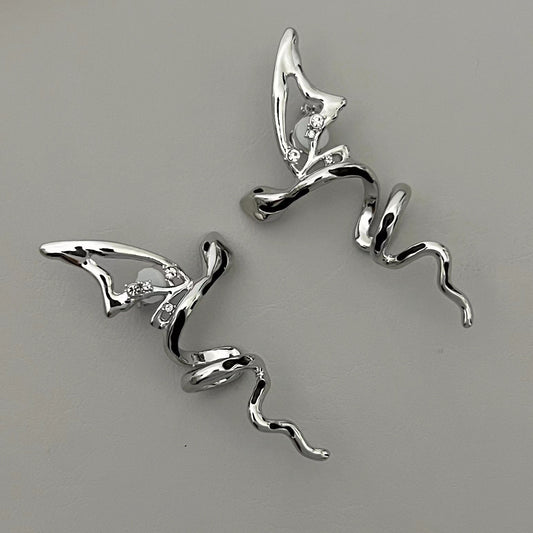 Original Lingdie exaggerated twisted long earrings ins with a sense of niche design High level popular online earrings