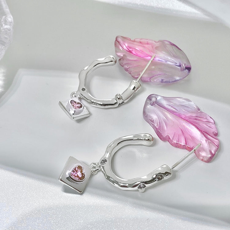 Sweet and cool pink love earrings, small design sense, advanced cold wind, irregular ear rings, new fashion for women in 2022