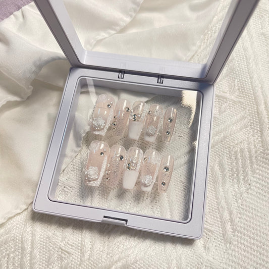 Wearing armour by hand in the summer of 2022, the new camellia flower, high grade, transparent color, customized middle and long style bride armour